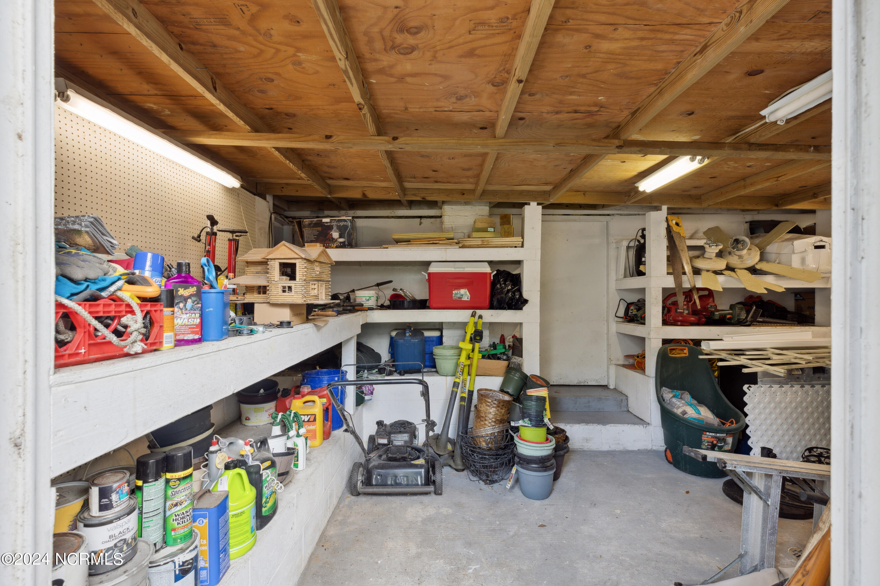 1809 Perry Avenue Wilmington, NC 28403 - Photo 44 of 44 crawlspace storage
