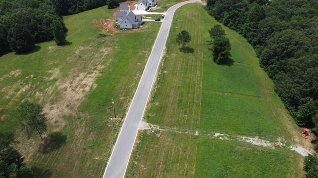 13 Summer Lake Winchester, TN 37398 - Photo 5 of 5 a view of a swimming pool
