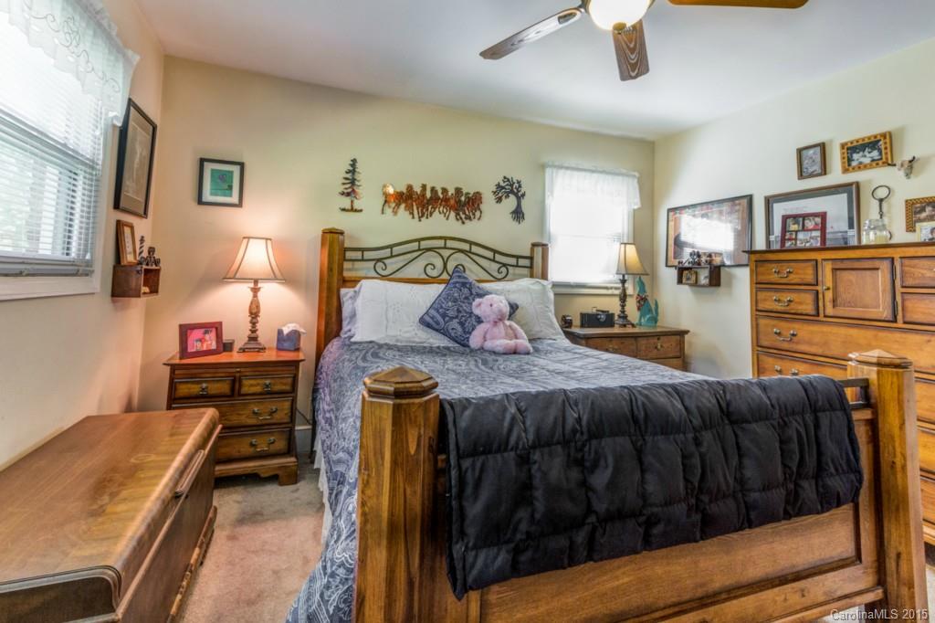 317 Kimmswick Road Charlotte, NC 28214 - Photo 14 of 20 Gallery Image 14