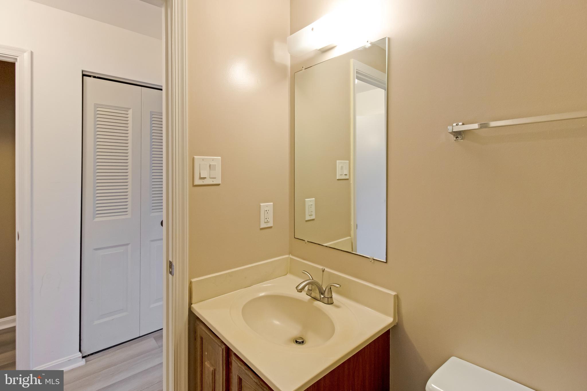10340 Castlehedge Terrace Silver Spring, MD 20902 - Photo 34 of 62 Gallery Image 34