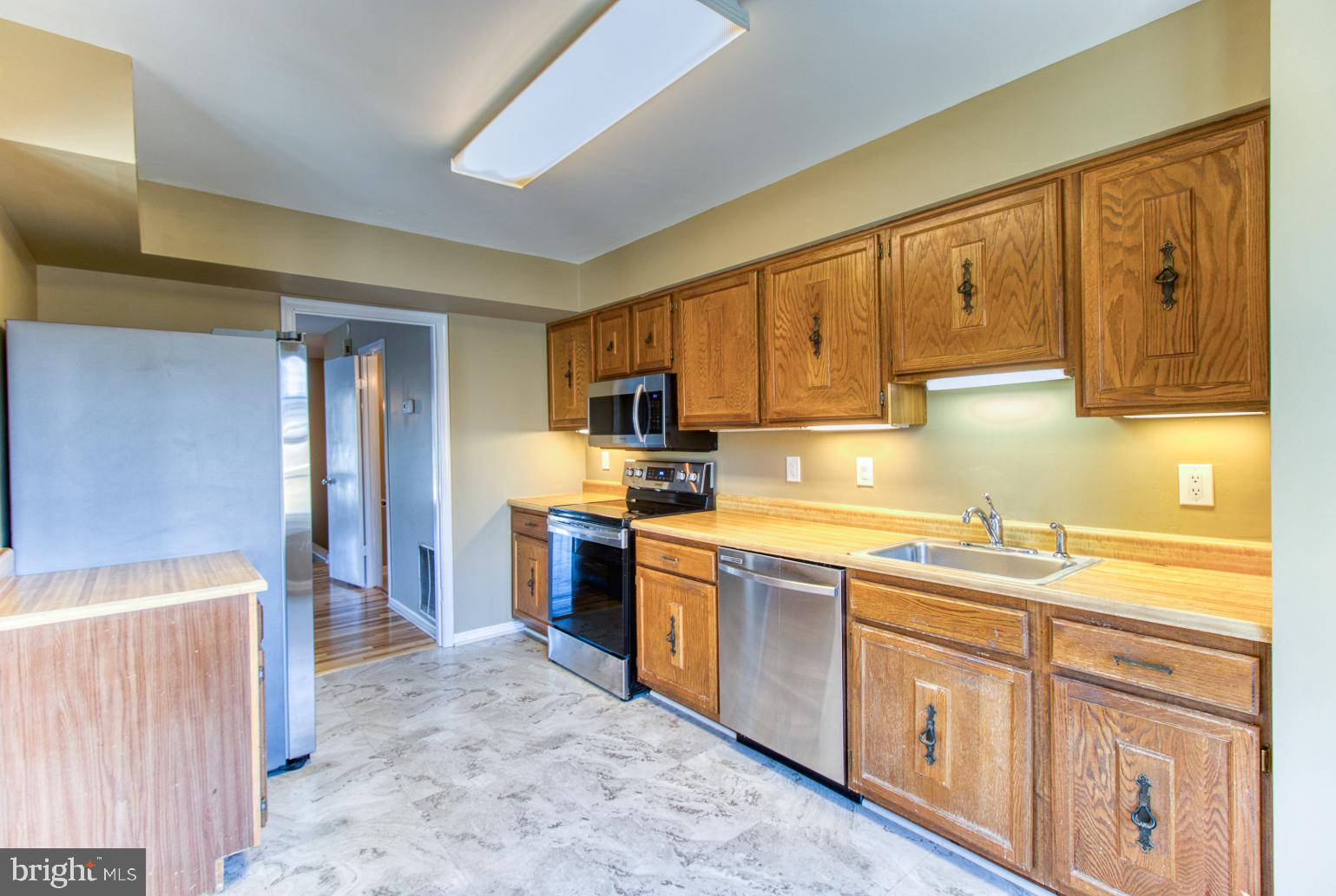 10340 Castlehedge Terrace Silver Spring, MD 20902 - Photo 10 of 62 Kitchen