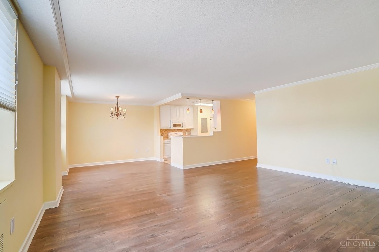 2444 Madison Road, Unit 202B Cincinnati, OH 45208 - Photo 11 of 34