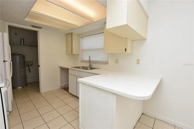 $1,100 | 1019 Buccaneer Drive, Lakeland, FL 33801