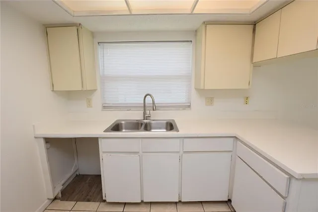 $1,100 | 1019 Buccaneer Drive, Lakeland, FL 33801