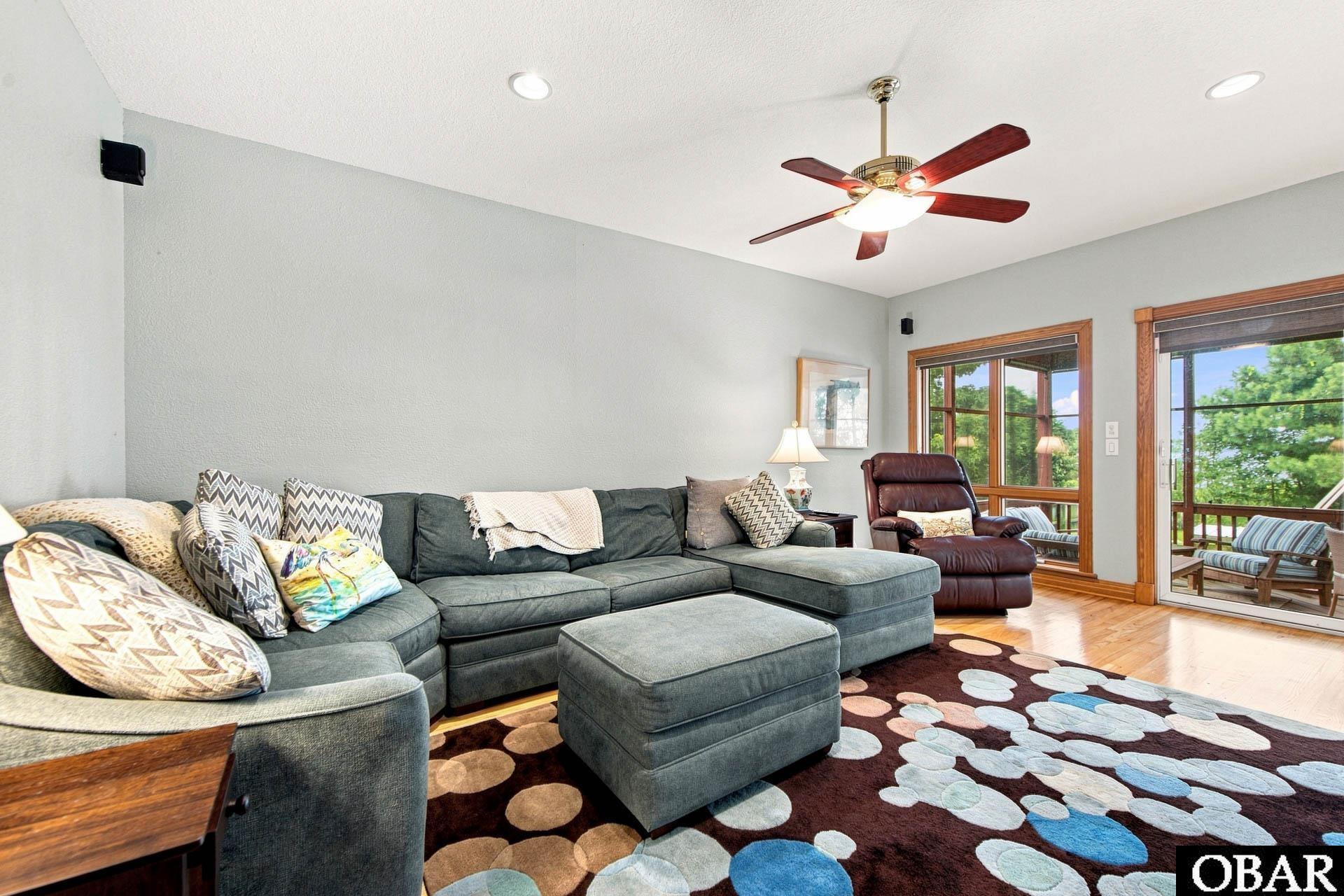 3044 Martins Point Road Kitty Hawk, NC 27949 - Photo 14 of 51 TV/Den