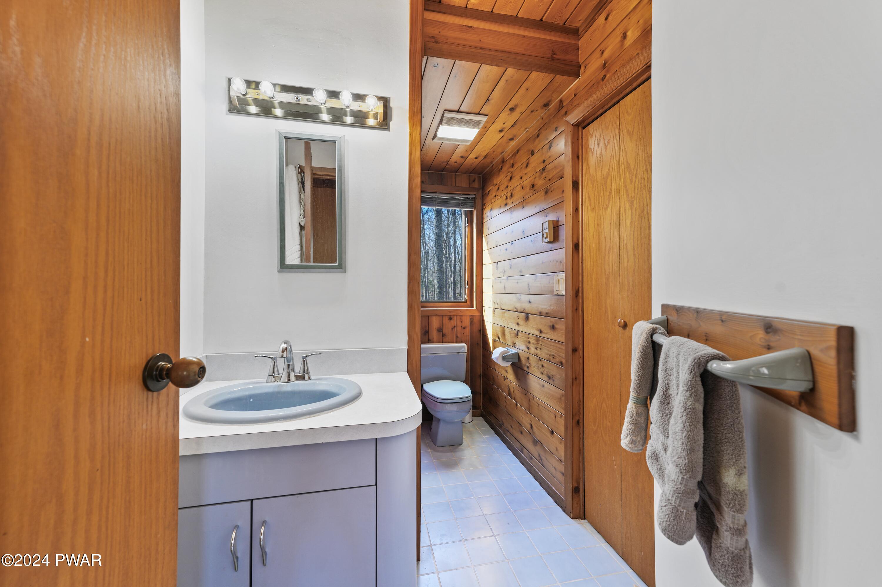 125 Weasel Road Dingmans Ferry, PA 18328 - Photo 21 of 30