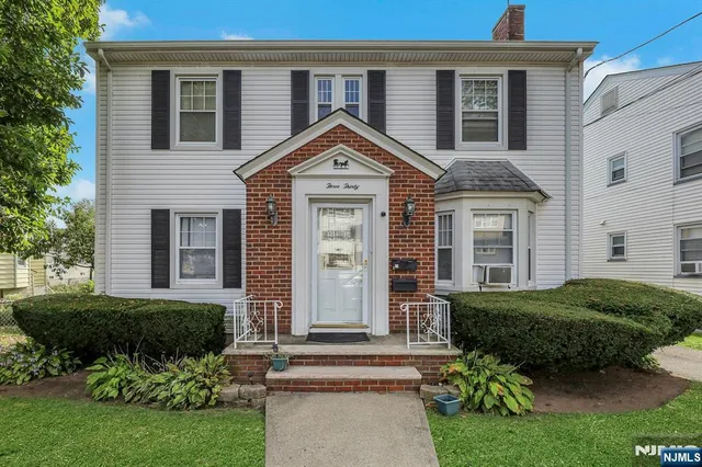 $750,000 | 330 Hickory Street, Kearny, NJ 07032