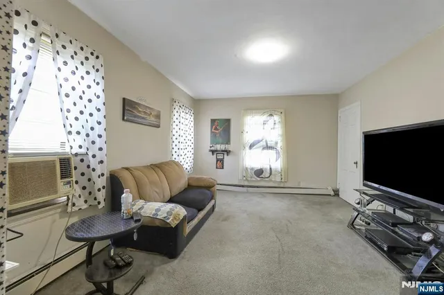 $750,000 | 330 Hickory Street, Kearny, NJ 07032