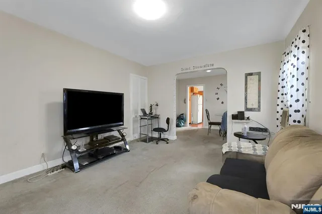 $750,000 | 330 Hickory Street, Kearny, NJ 07032