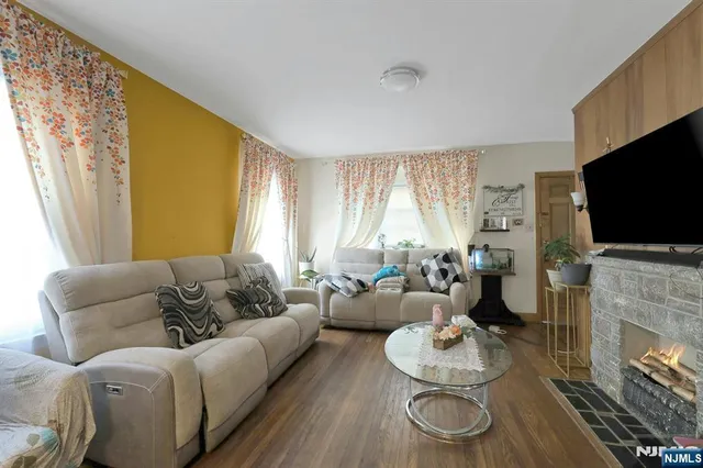 $750,000 | 330 Hickory Street, Kearny, NJ 07032