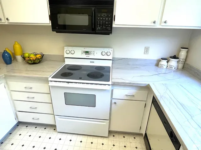 $999,888 | 1350 Merrivale West Square, San Jose, CA 95117