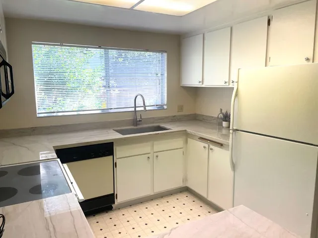 $999,888 | 1350 Merrivale West Square, San Jose, CA 95117