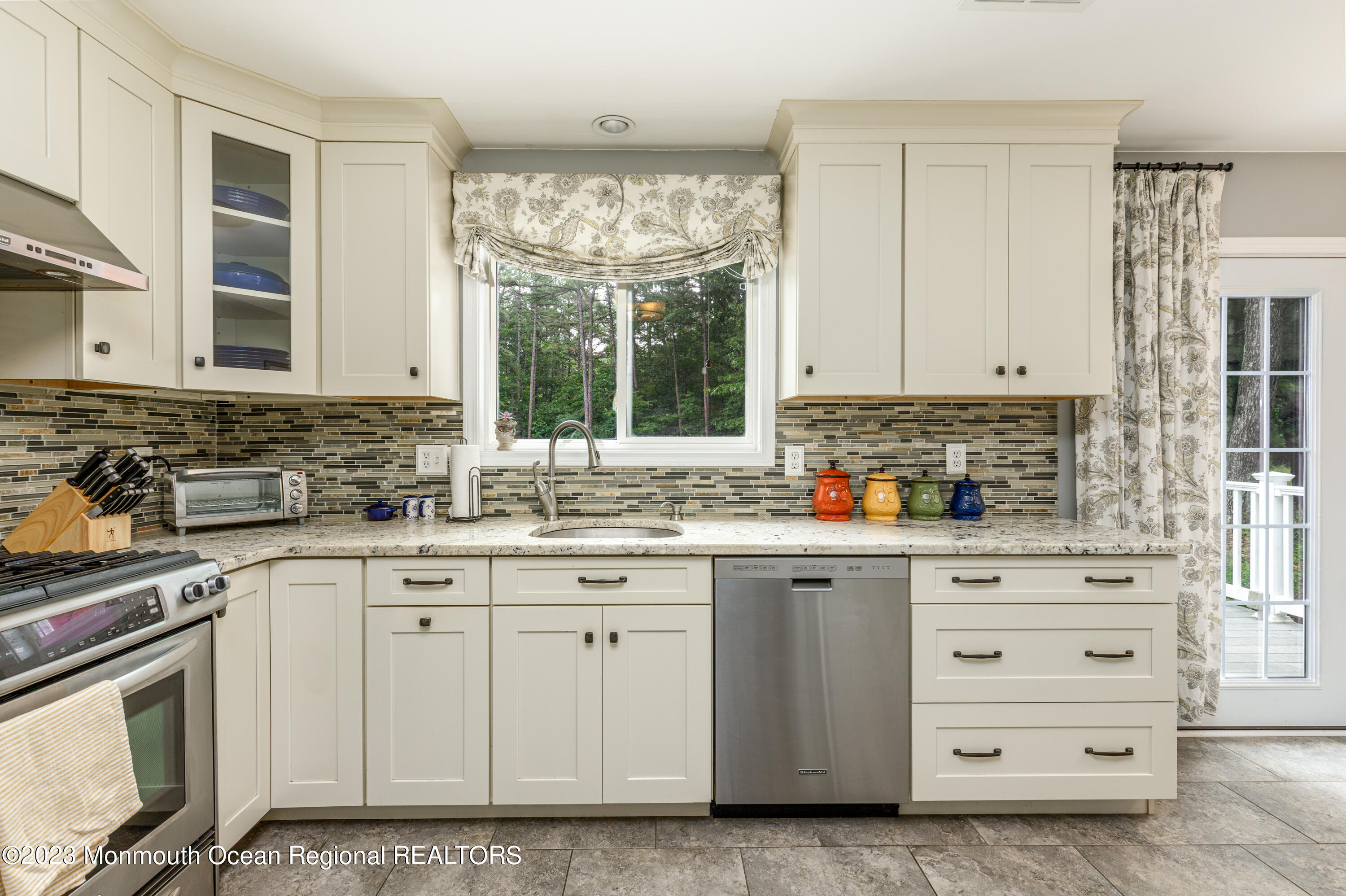 219 Hope Chapel Road Jackson, NJ 08527 - Photo 10 of 38 Interior-5