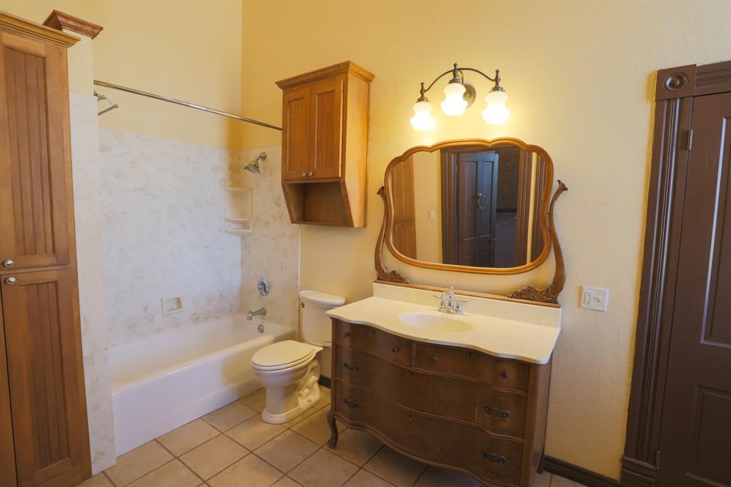 402 West 3rd Street, Unit A McGregor, TX 76657 - Photo 3 of 7