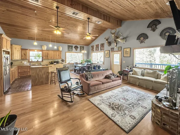 $760,000 | 13645 Highway 10, St. Francisville, LA 70775