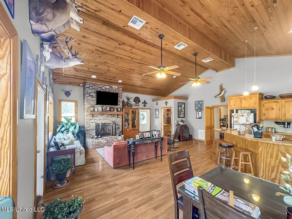 $760,000 | 13645 Highway 10, St. Francisville, LA 70775