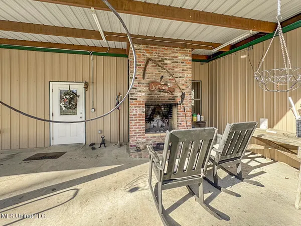 $760,000 | 13645 Highway 10, St. Francisville, LA 70775
