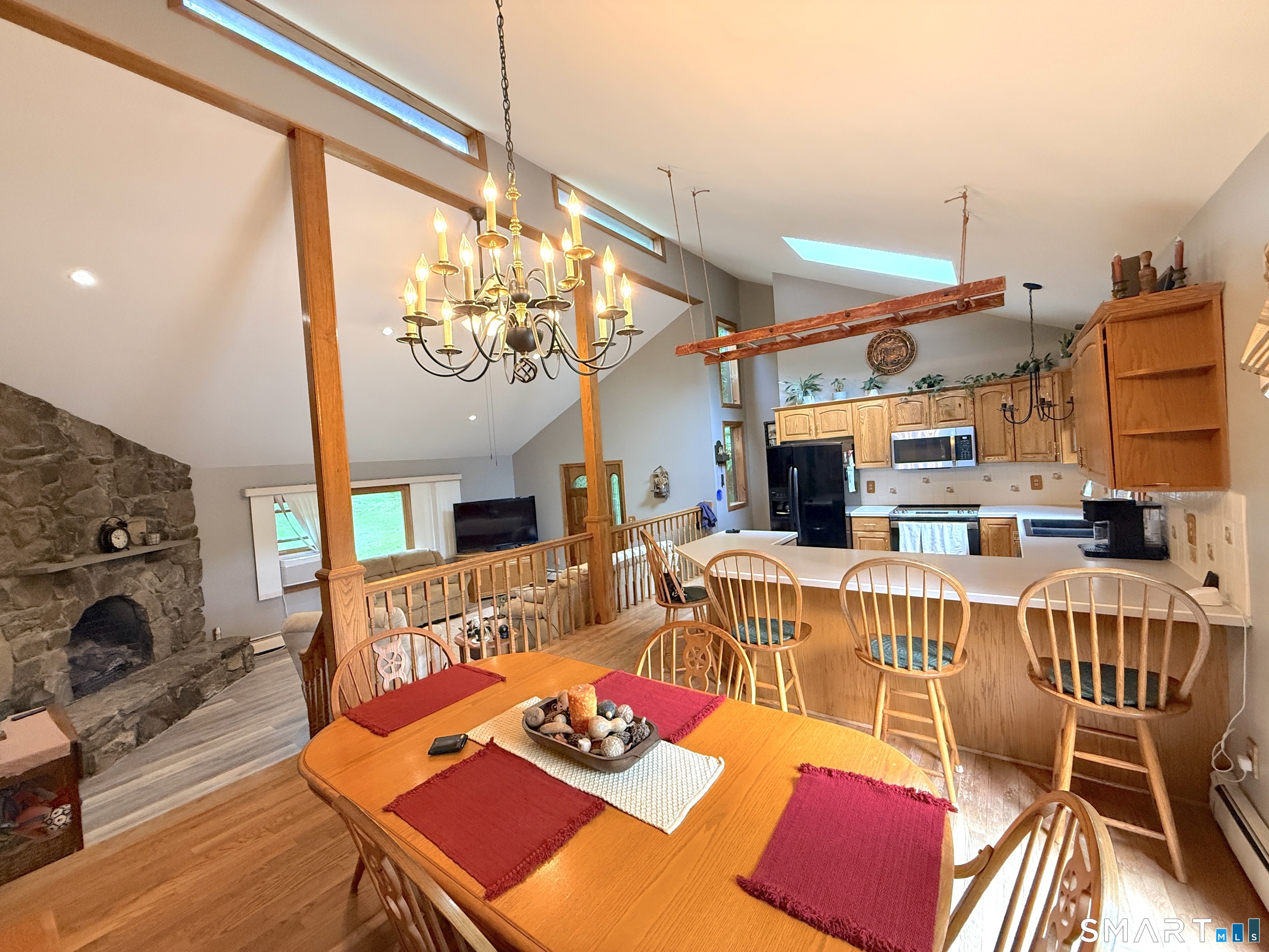136 Losaw Road Winsted, CT 06098 - Photo 10 of 38 Gallery Image 10