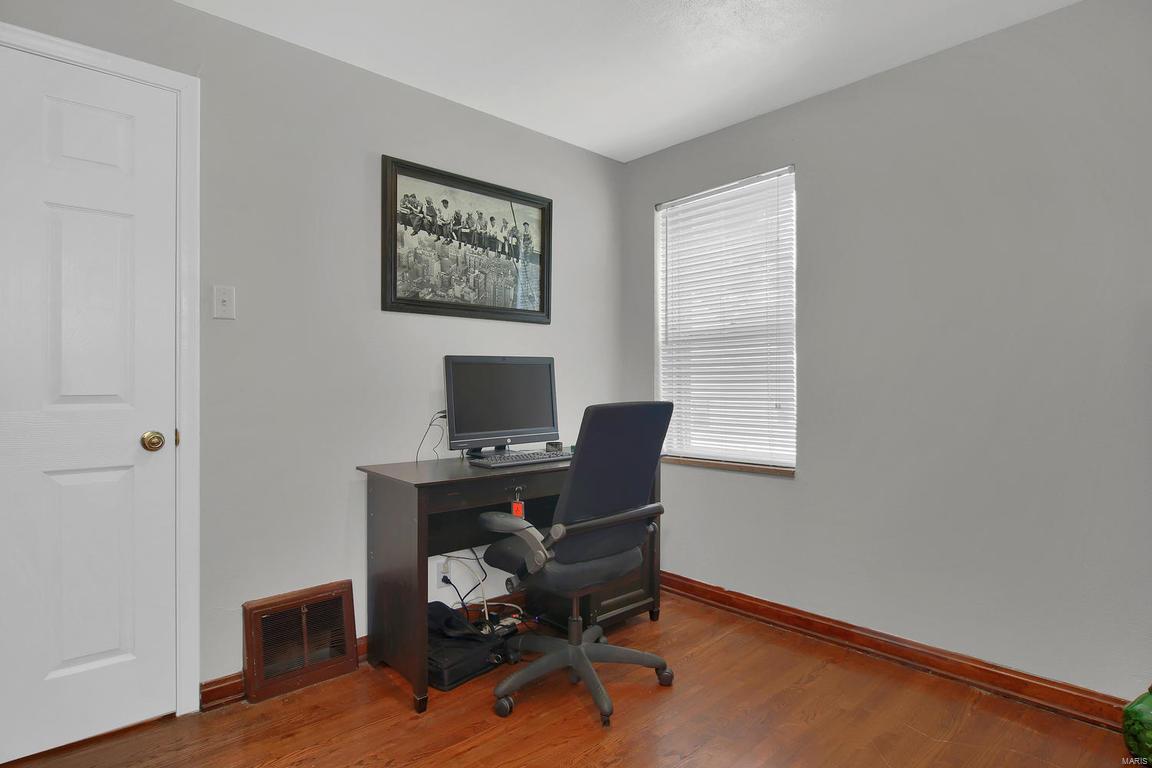 7827 Morgan Ford Road St. Louis, MO 63123 - Photo 18 of 24 Gallery Image 18