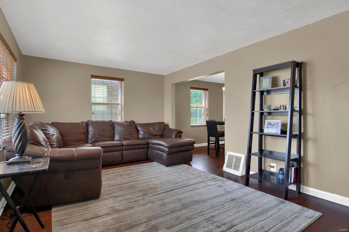 7827 Morgan Ford Road St. Louis, MO 63123 - Photo 3 of 24 Gallery Image 3