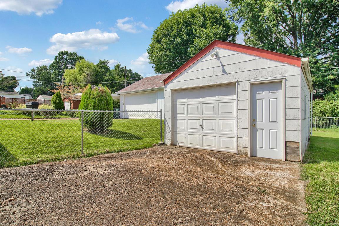 7827 Morgan Ford Road St. Louis, MO 63123 - Photo 23 of 24 Gallery Image 23
