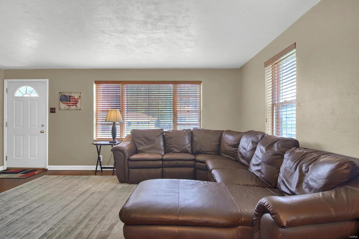 7827 Morgan Ford Road St. Louis, MO 63123 - Photo 6 of 24 Gallery Image 6