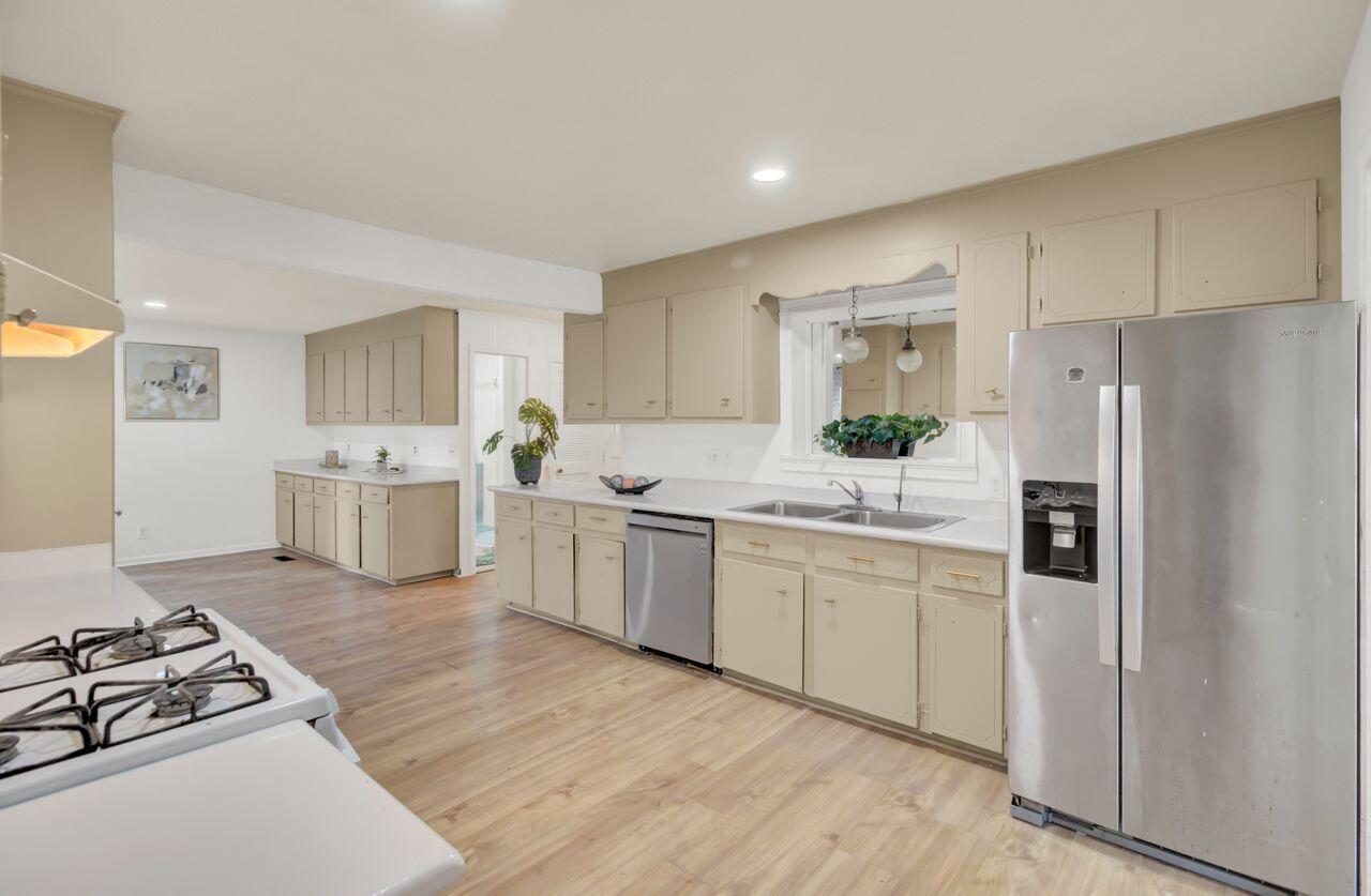 5809 Stewart Street Hanahan, SC 29410 - Photo 11 of 35 (13)