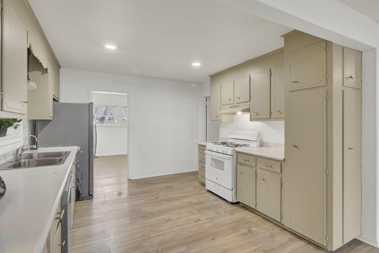 5809 Stewart Street Hanahan, SC 29410 - Photo 13 of 35 (16)