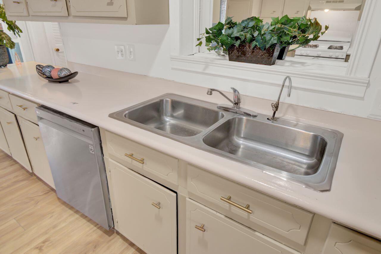 5809 Stewart Street Hanahan, SC 29410 - Photo 15 of 35 (18)