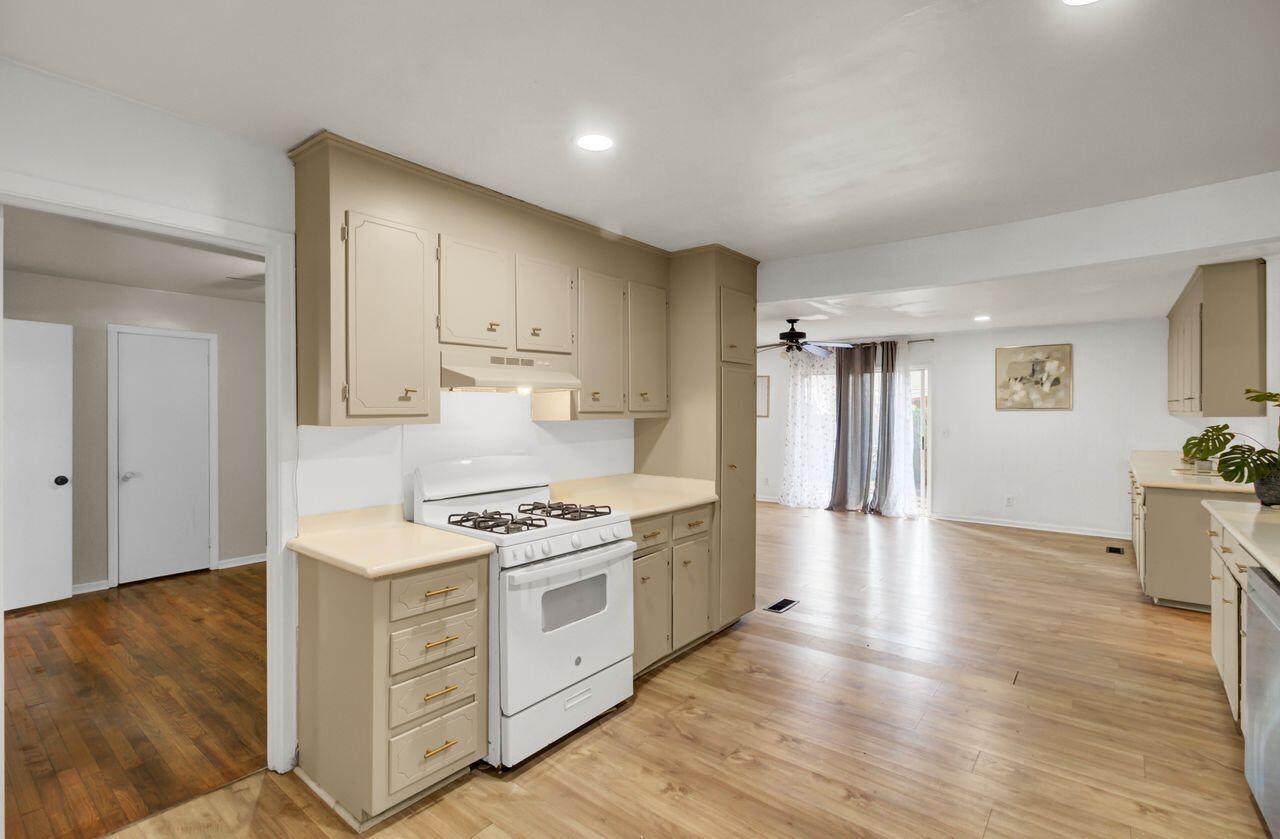 5809 Stewart Street Hanahan, SC 29410 - Photo 10 of 35 (12)