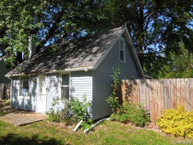 2946 Pleasant Grove Road Lansing, MI 48910 - Photo 15 of 16 Exterior.jpg