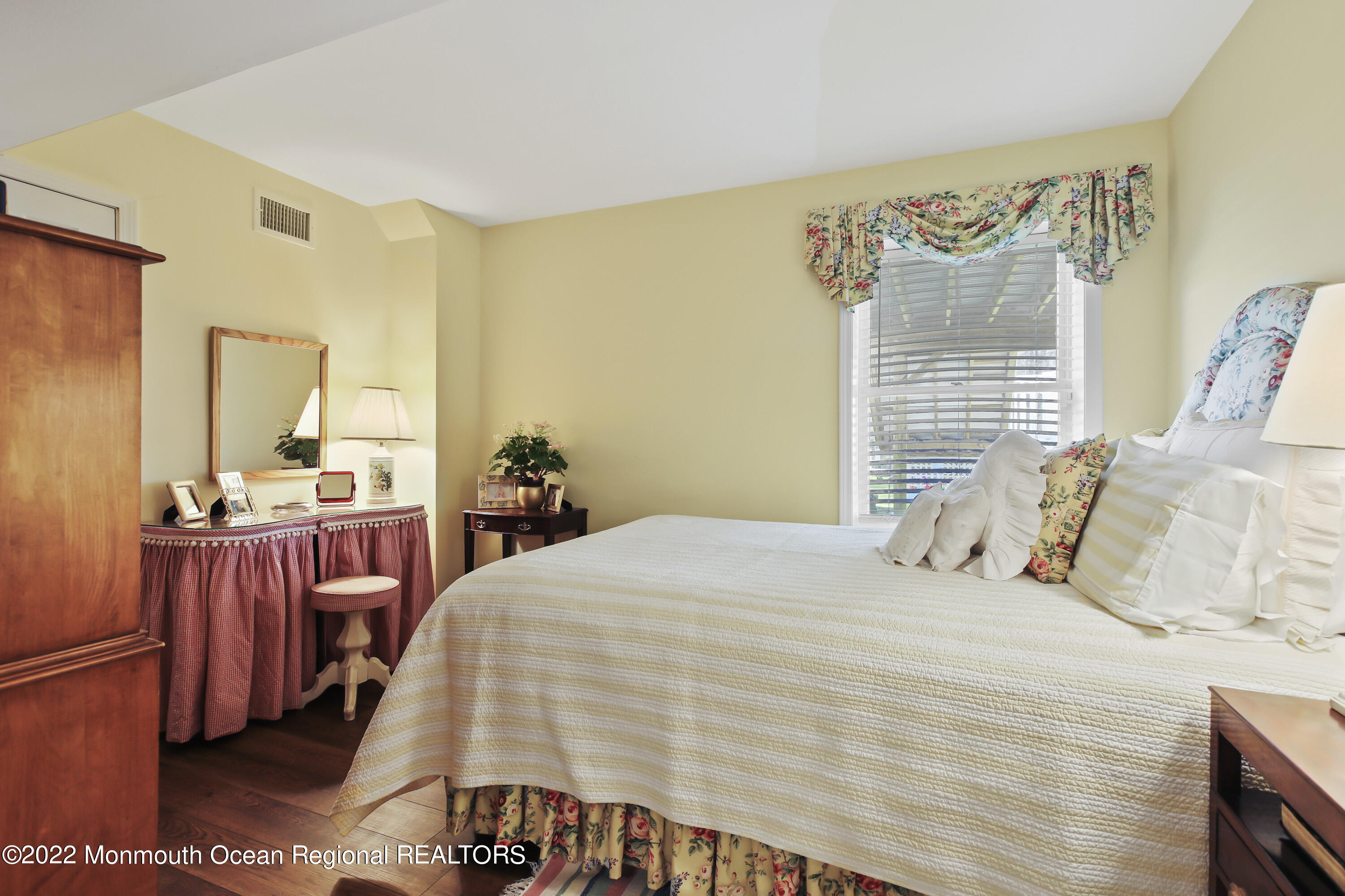 485 Colts Neck Road Farmingdale, NJ 07727 - Photo 38 of 44 5W5A0582