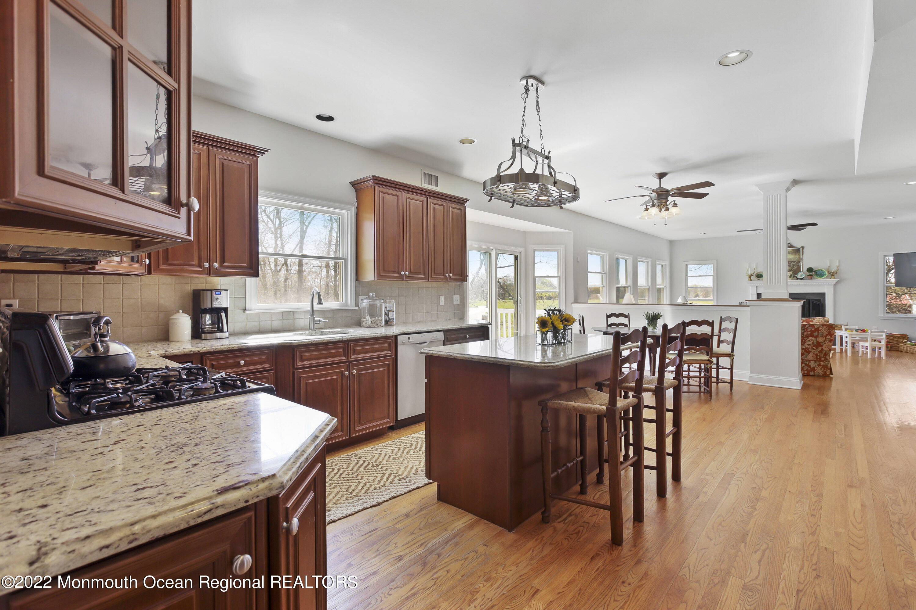 485 Colts Neck Road Farmingdale, NJ 07727 - Photo 8 of 44 5W5A0518