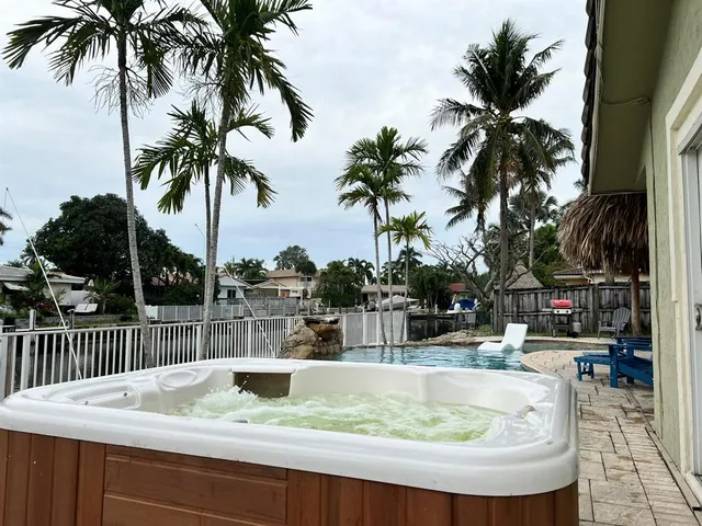 a view of outdoor space yard and porch