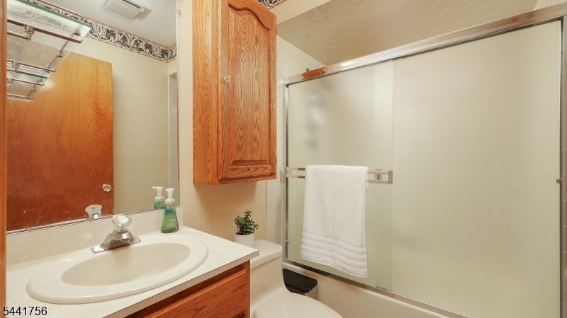 675 Raritan Road, Unit 26 Clark, NJ 07066 - Photo 20 of 31