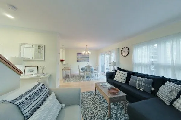 $3,200 | 61 Clinton Street, Unit C, Newport, RI 02840