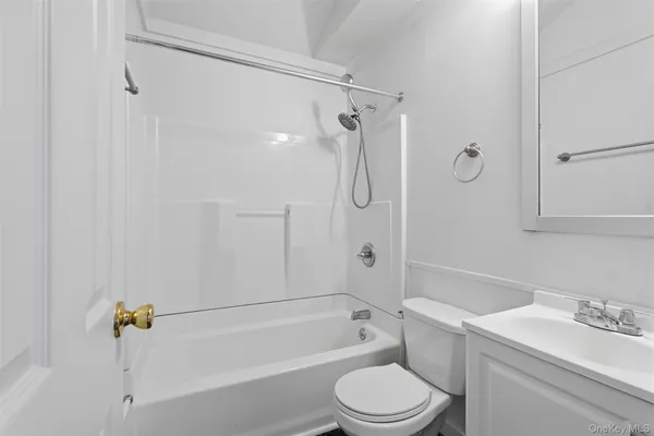 $4,100 | 25 Woodland Terrace Court, Carmel, NY 10512