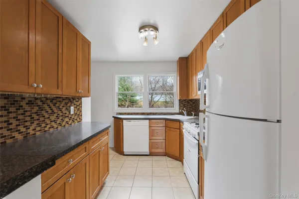 $4,100 | 25 Woodland Terrace Court, Carmel, NY 10512