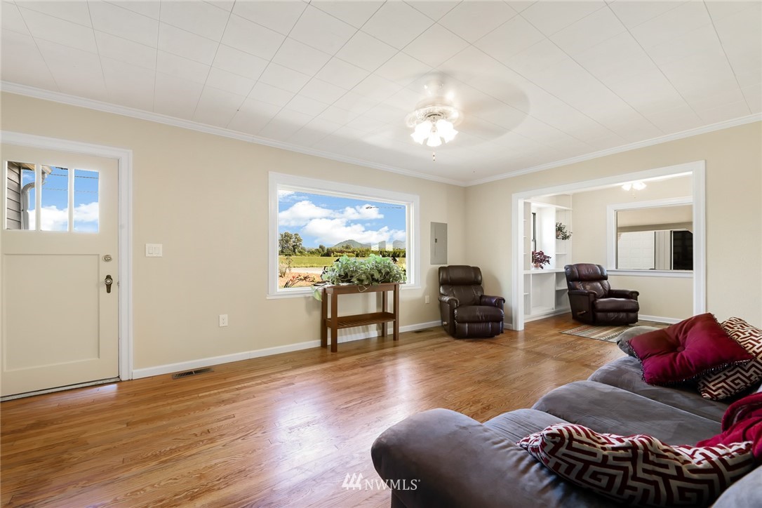 15166 Avon Allen Road Mount Vernon, WA 98273 - Photo 3 of 40