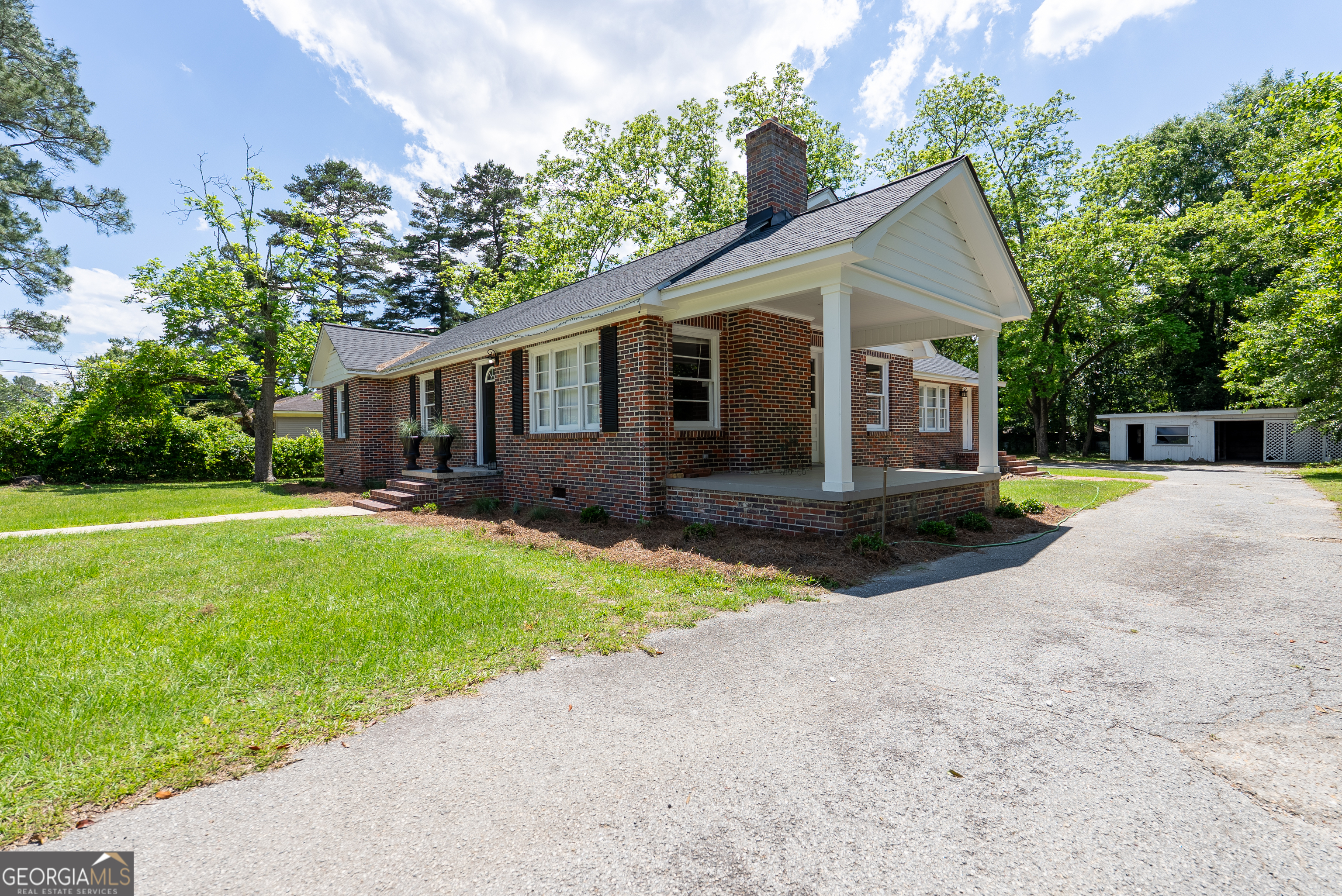375 Palmer Street Southwest Pelham, GA 31779 - Photo 2 of 46