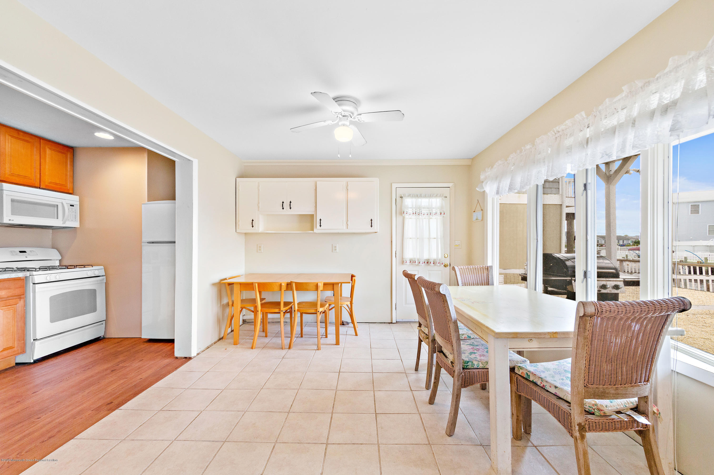 23 Joy Road Manahawkin, NJ 08050 - Photo 8 of 43 23JoyOnline-14