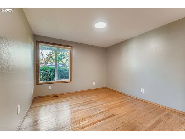 $585,000 | 5035 Southwest 184th Avenue, Beaverton, OR 97078