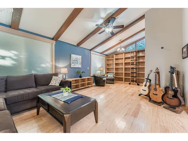 $585,000 | 5035 Southwest 184th Avenue, Beaverton, OR 97078