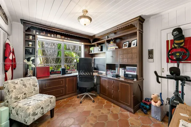 $17,500 | 7975 Biscayne Point Circle, Miami Beach, FL 33141