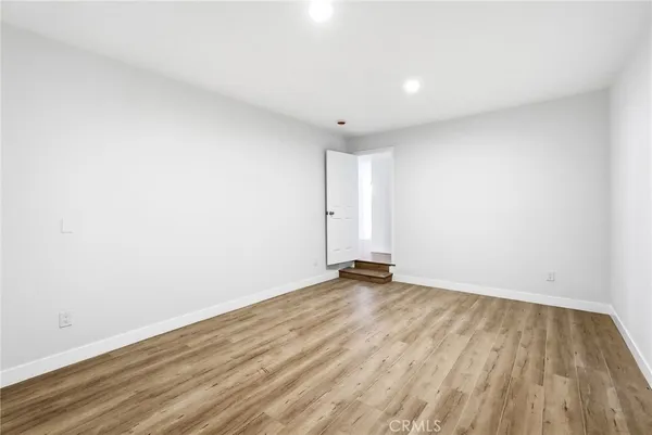 $5,990 | 18932 Ballinger Street, Northridge, CA 91324