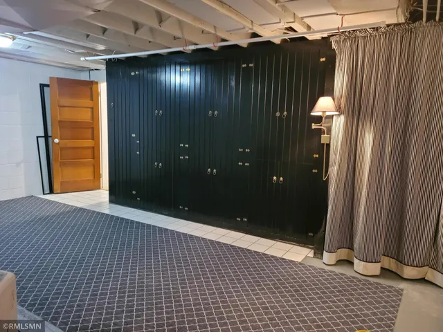 $260,000 | 905 Carver Street North, Winthrop, MN 55396