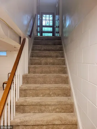 $260,000 | 905 Carver Street North, Winthrop, MN 55396