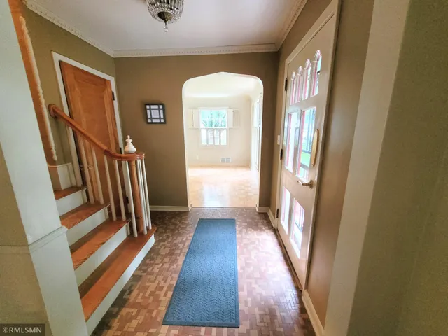 $260,000 | 905 Carver Street North, Winthrop, MN 55396