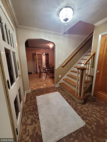 $260,000 | 905 Carver Street North, Winthrop, MN 55396