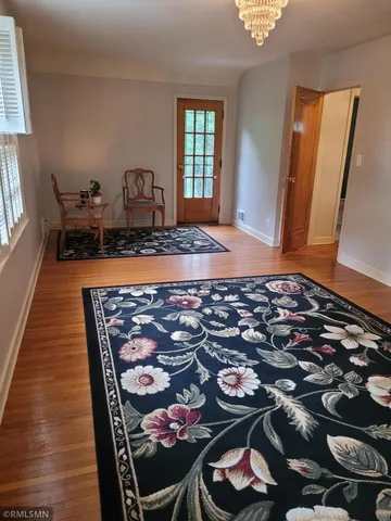 $260,000 | 905 Carver Street North, Winthrop, MN 55396